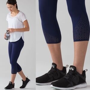 Lululemon Anew Crop (21") Hero Blue Leggings 10